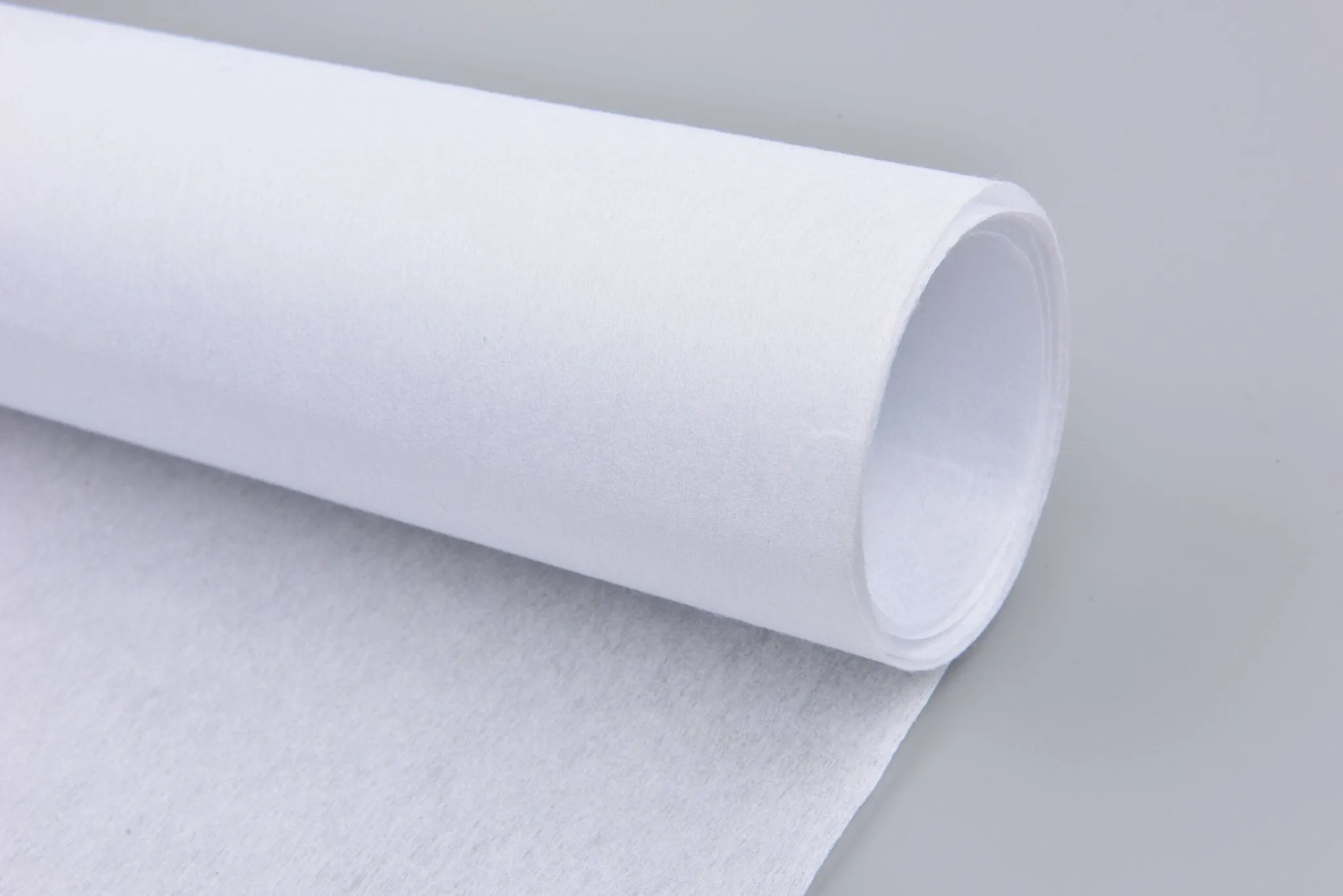 Iron on non woven White Interfacing fabric